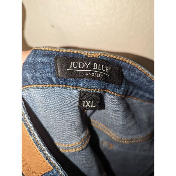 Women's Judy Blue Medium Wash Cropped Straight Fit Tassel Hem Jeans 1XL - Picture 4 of 16